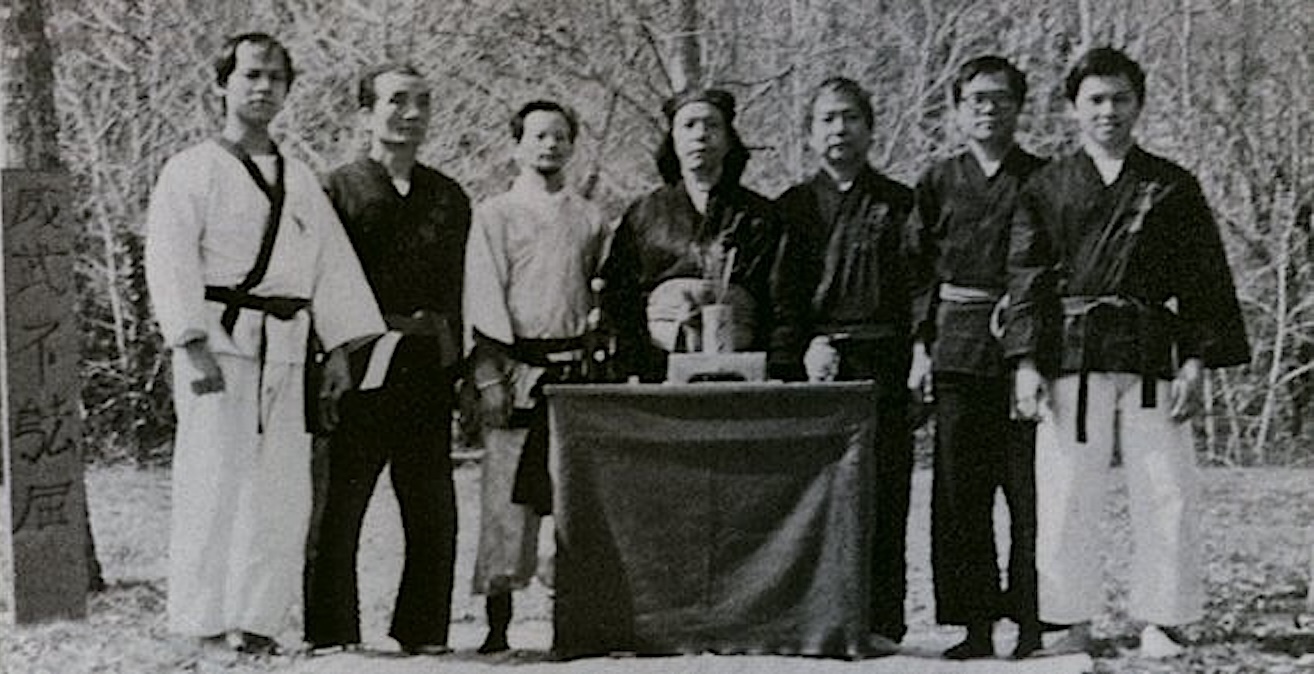 Photo des maîtres fondateurs de la Fédération française de Việt võ đạo
